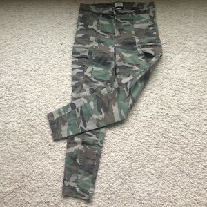 J. Crew Cargo Toothpick Camo Pant Size 30